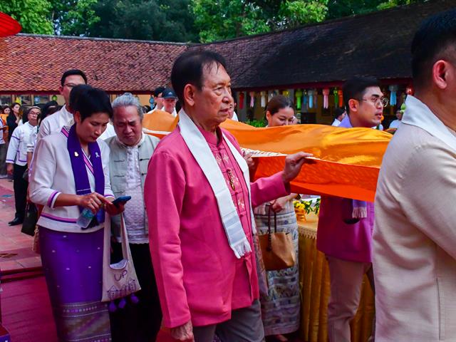 วิทยาลัยการศึกษา ร่วมสืบสานประเพณีอันทรงคุณค่า จัดโครงการ “ประเพณีแห่ผ้าห่มพระธาตุจอมทอง ครั้งที่ ๑๑” ประจำปี ๒๕๖๙