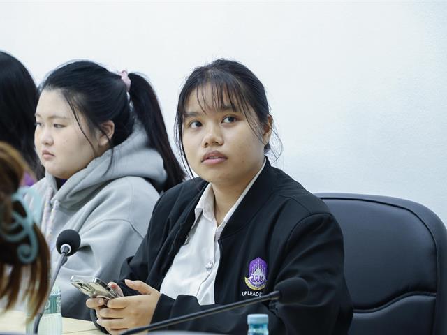 คณะรัฐศาสตร์และสังคมศาสตร์ 