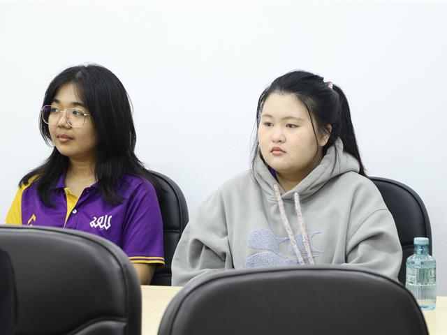 คณะรัฐศาสตร์และสังคมศาสตร์ 