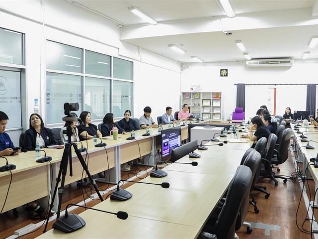 คณะรัฐศาสตร์และสังคมศาสตร์ 