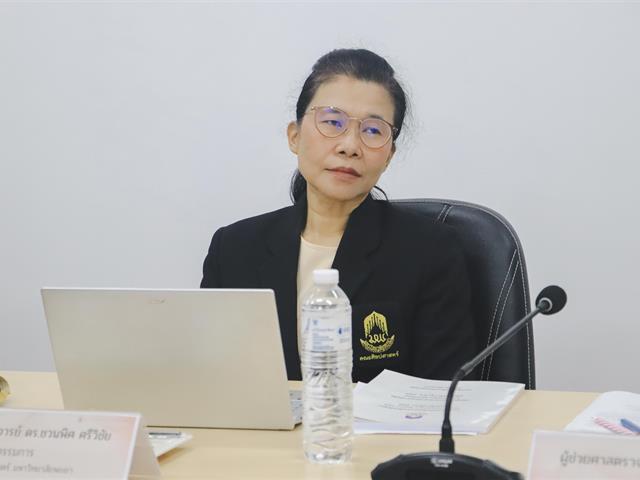 คณะรัฐศาสตร์และสังคมศาสตร์ 