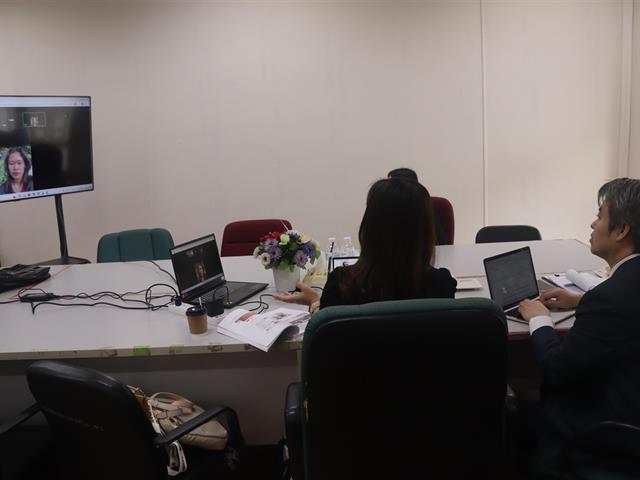 คณะรัฐศาสตร์และสังคมศาสตร์ 