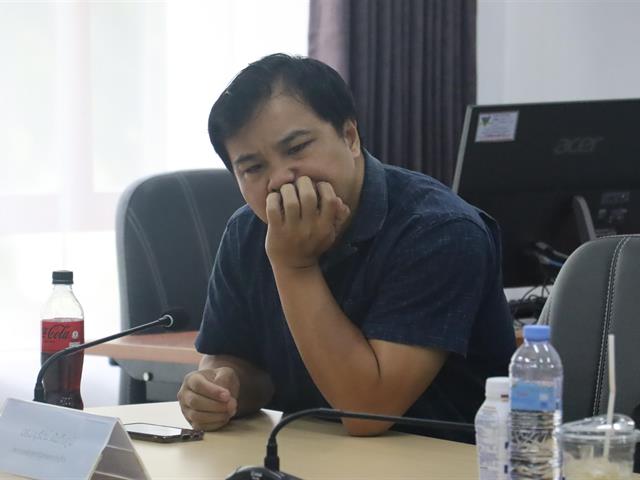คณะรัฐศาสตร์และสังคมศาสตร์ 