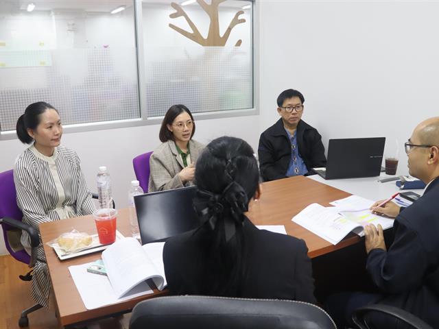 คณะรัฐศาสตร์และสังคมศาสตร์ 