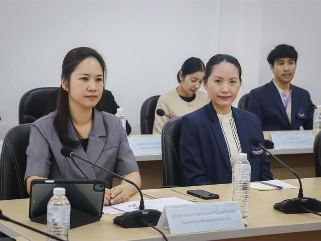คณะรัฐศาสตร์และสังคมศาสตร์ 