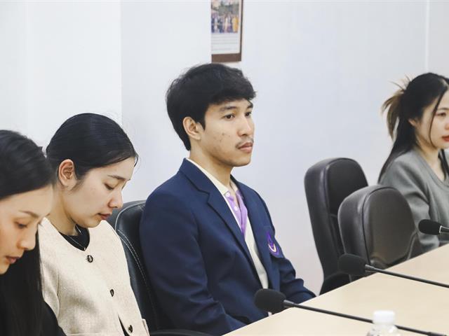 คณะรัฐศาสตร์และสังคมศาสตร์ 