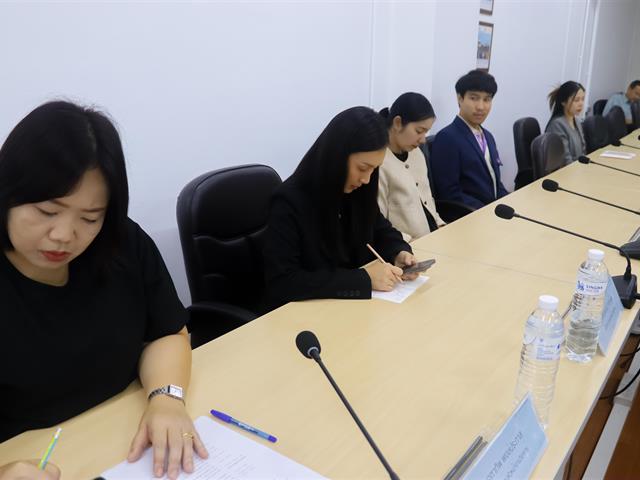 คณะรัฐศาสตร์และสังคมศาสตร์ 