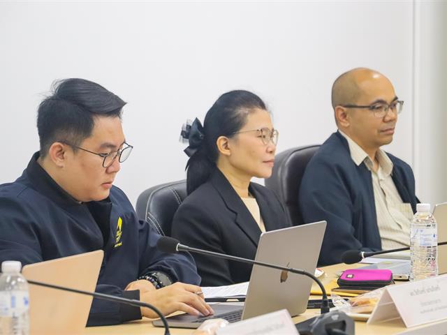 คณะรัฐศาสตร์และสังคมศาสตร์ 