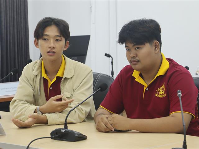 คณะรัฐศาสตร์และสังคมศาสตร์ 