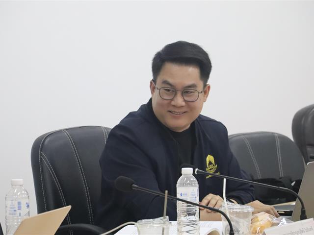 คณะรัฐศาสตร์และสังคมศาสตร์ 