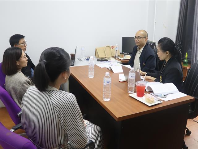 คณะรัฐศาสตร์และสังคมศาสตร์ 