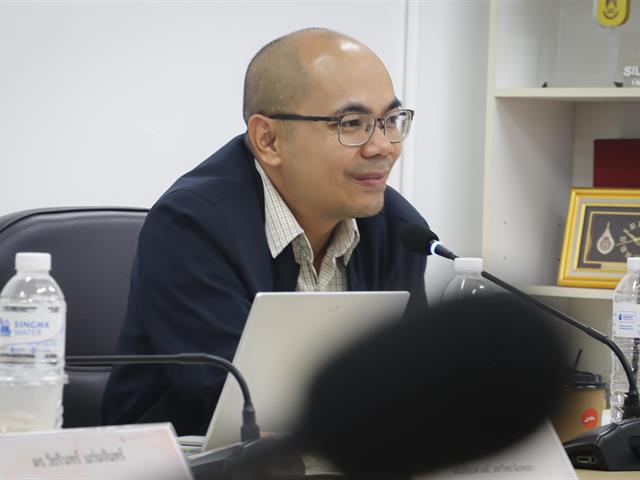 คณะรัฐศาสตร์และสังคมศาสตร์ 