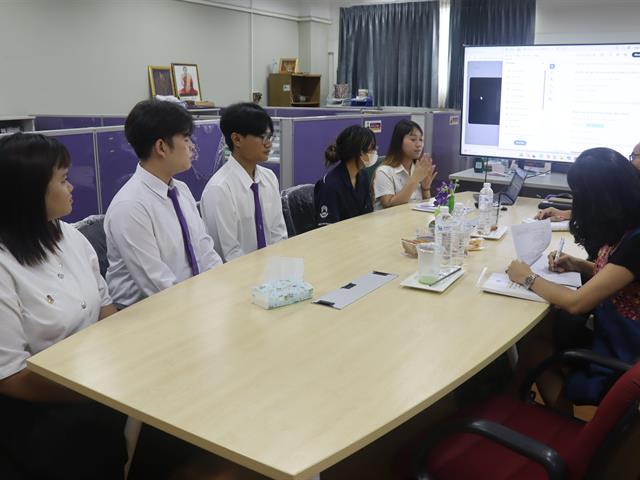 คณะรัฐศาสตร์และสังคมศาสตร์ 