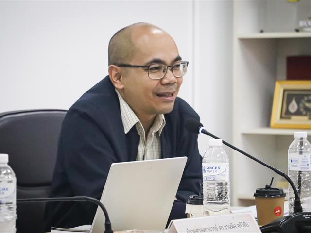 คณะรัฐศาสตร์และสังคมศาสตร์ 