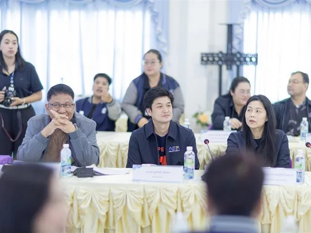 ผู้เข้าร่วมโครงการแลกเปลี่ยนเรียนรู้ข้อคิดเห็นและข้อเสนอแนะร่วมกัน