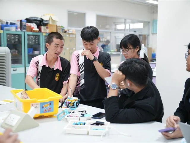 UPCC-690818A-0149.jpg