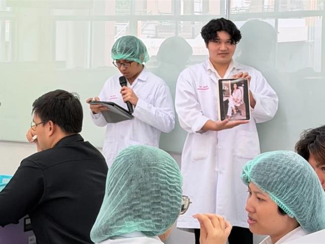 ปฏิบัติการรายวิชา ศาสตร์แห่งน้ำหอมและสุคนธบำบัด เรื่อง Principle and basic fragrance compounding;  accord creation, simple mix theory and complex mix theory
