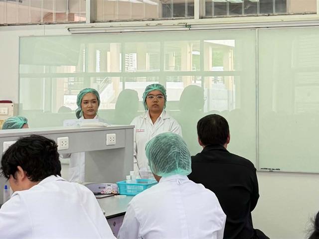 ปฏิบัติการรายวิชา ศาสตร์แห่งน้ำหอมและสุคนธบำบัด เรื่อง Principle and basic fragrance compounding;  accord creation, simple mix theory and complex mix theory