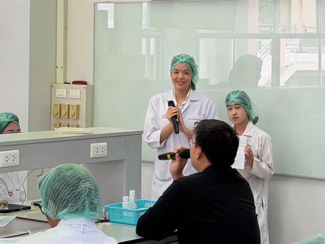 ปฏิบัติการรายวิชา ศาสตร์แห่งน้ำหอมและสุคนธบำบัด เรื่อง Principle and basic fragrance compounding;  accord creation, simple mix theory and complex mix theory