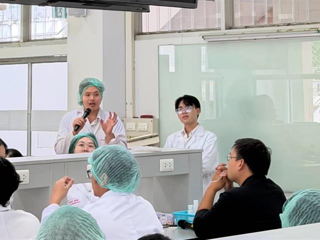 ปฏิบัติการรายวิชา ศาสตร์แห่งน้ำหอมและสุคนธบำบัด เรื่อง Principle and basic fragrance compounding;  accord creation, simple mix theory and complex mix theory