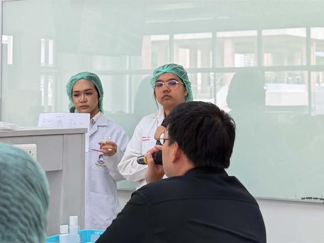 ปฏิบัติการรายวิชา ศาสตร์แห่งน้ำหอมและสุคนธบำบัด เรื่อง Principle and basic fragrance compounding;  accord creation, simple mix theory and complex mix theory