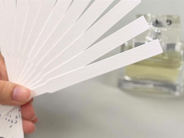 ปฏิบัติการรายวิชา ศาสตร์แห่งน้ำหอมและสุคนธบำบัด เรื่อง Principle and basic fragrance compounding;  accord creation, simple mix theory and complex mix theory