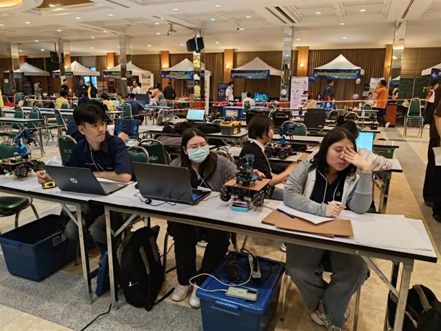 วิศวกรรมไฟฟ้า วิศวกรรมเครื่องกล และวิศวกรรมอุตสาหการ ผนึกกำลัง ร่วมแข่งขัน NORTHERN ROBODING CHALLENGE 2026