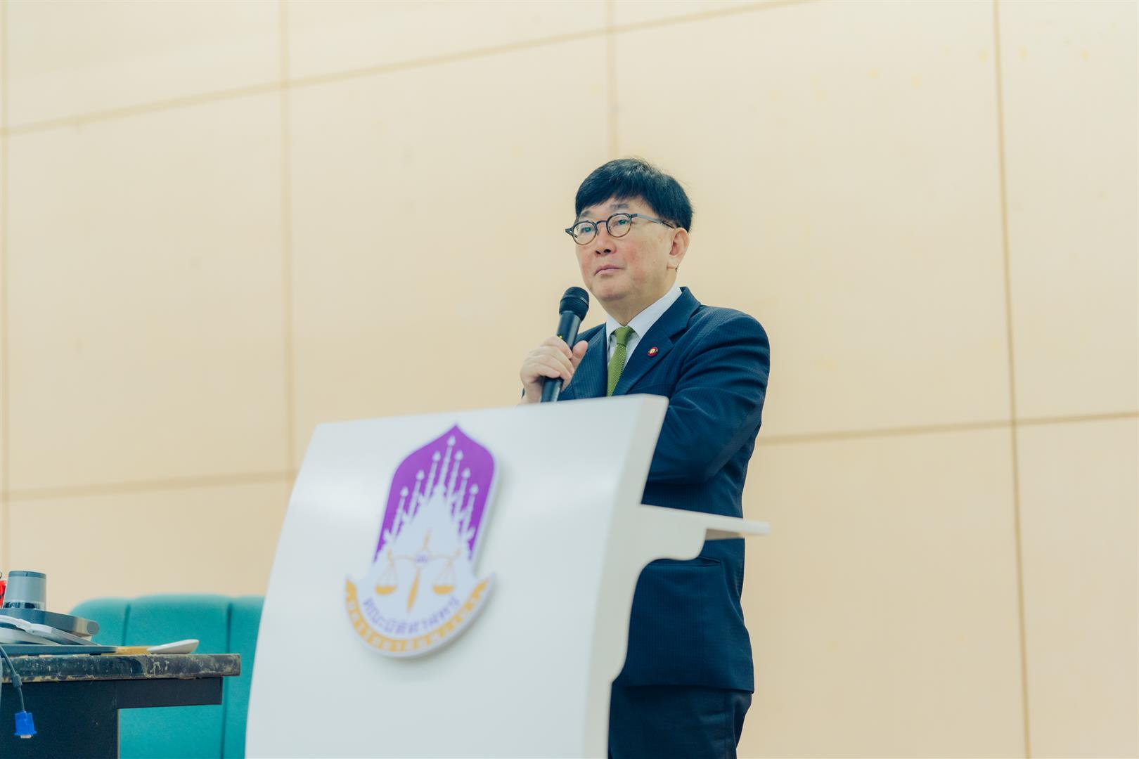 ฝึกงานวิชาชีพนักกฎหมาย