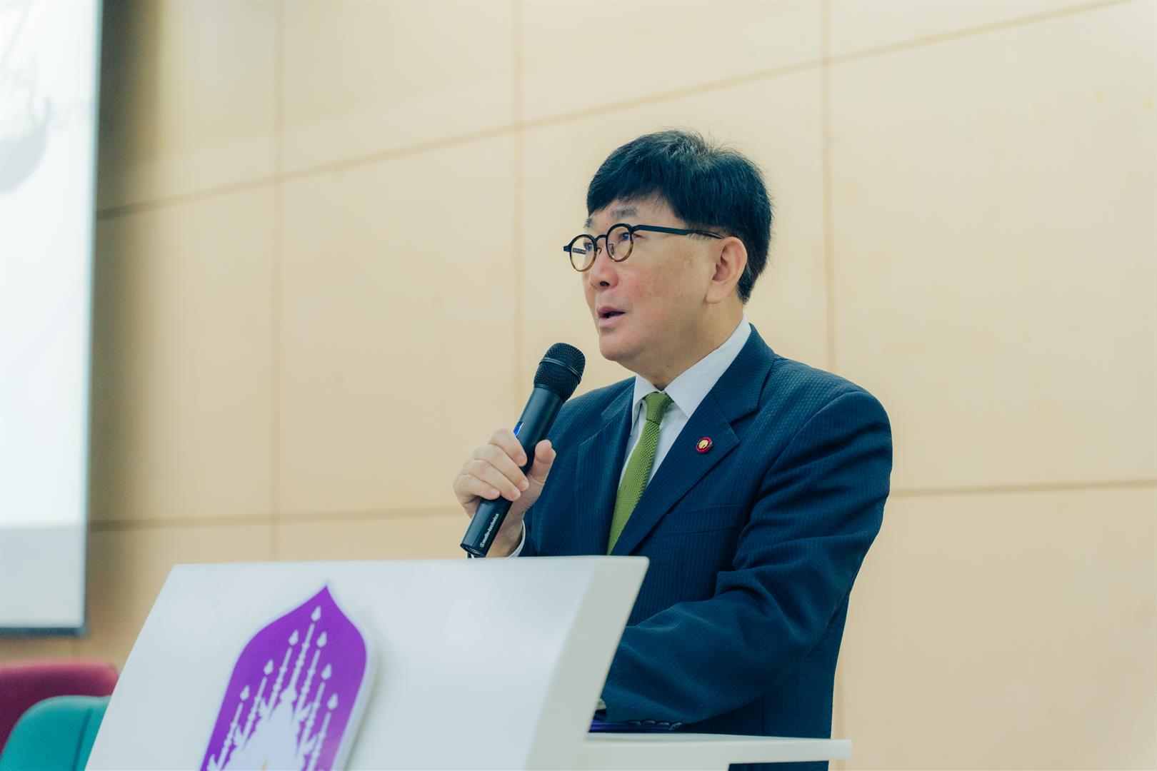 ฝึกงานวิชาชีพนักกฎหมาย