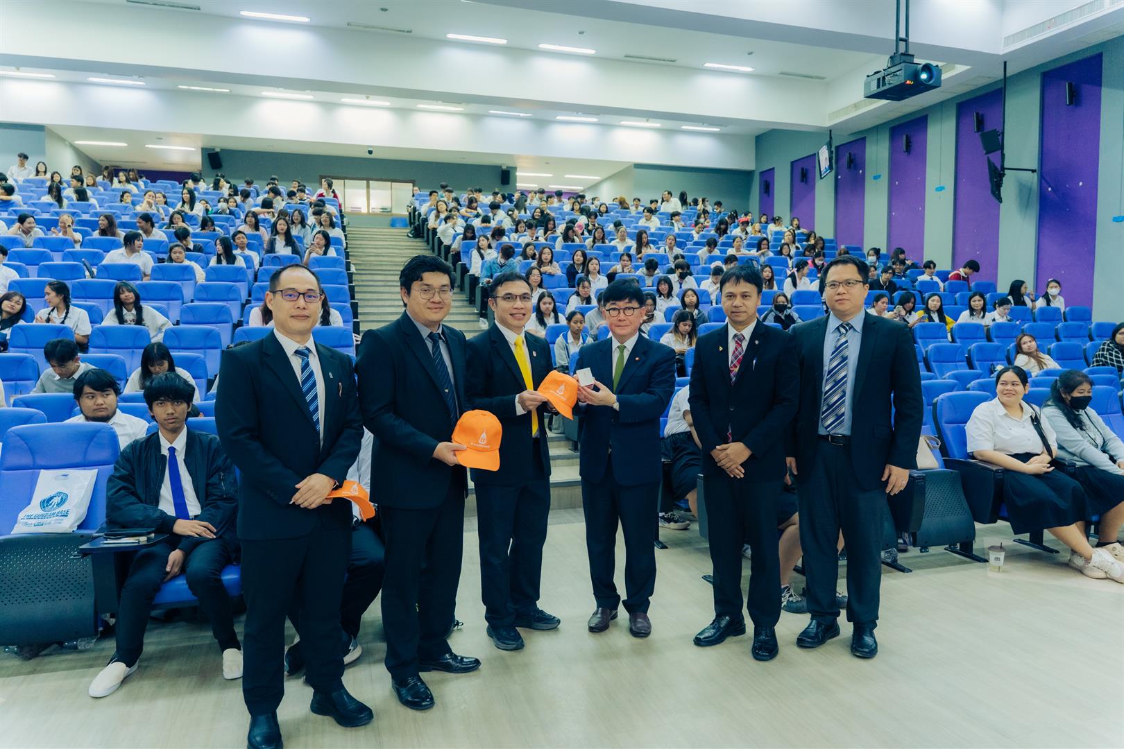 ฝึกงานวิชาชีพนักกฎหมาย