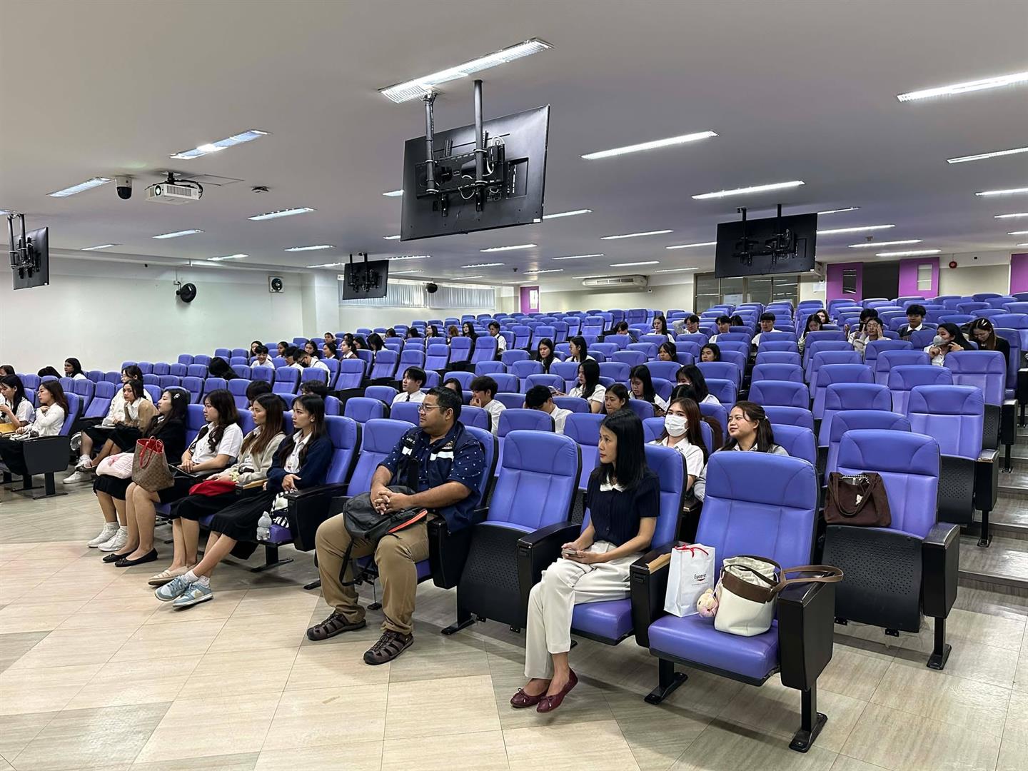 ฝึกงานนักกฎหมาย