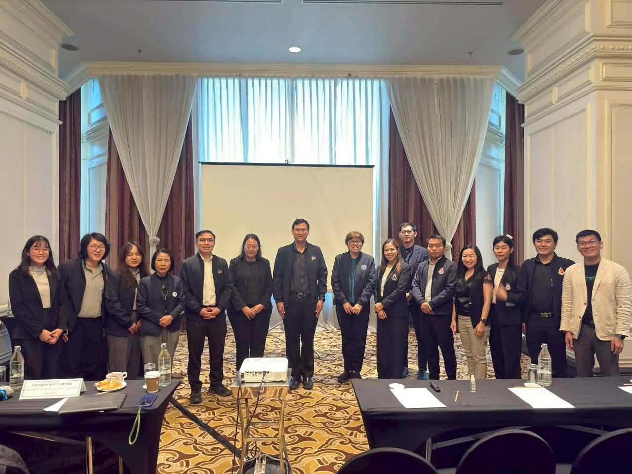 คณะนิติศาสตร์ มหาวิทยาลัยพะเยา  เข้าร่วมโครงการนำเสนอความก้าวหน้างานวิจัย ภายใต้โครงการพัฒนานักวิจัยและติดตามผลการดำเนินงานจากทุน Fundamental Fund (FF) ประจำปีงบประมาณ พ.ศ. 2568–2569 พร้อมเข้าร่วมกิจกรรม Area-based Research Publication Camp ระหว่างวันที่ 23–25 มีนาคม 2569 ณ โรงแรมเซ็นทารา ริเวอร์ไซด์ จังหวัดเชียงใหม่ 