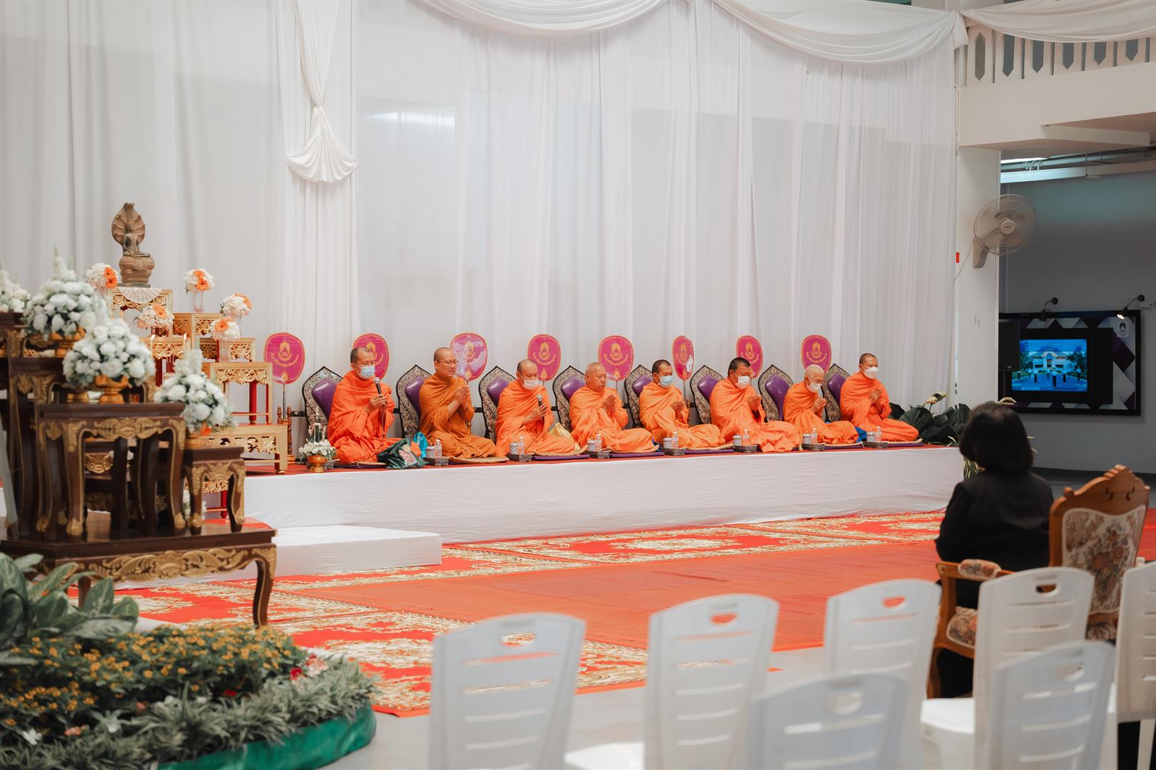 พิธีตักบาตรอุทิศถวายเป็นพระกุศล