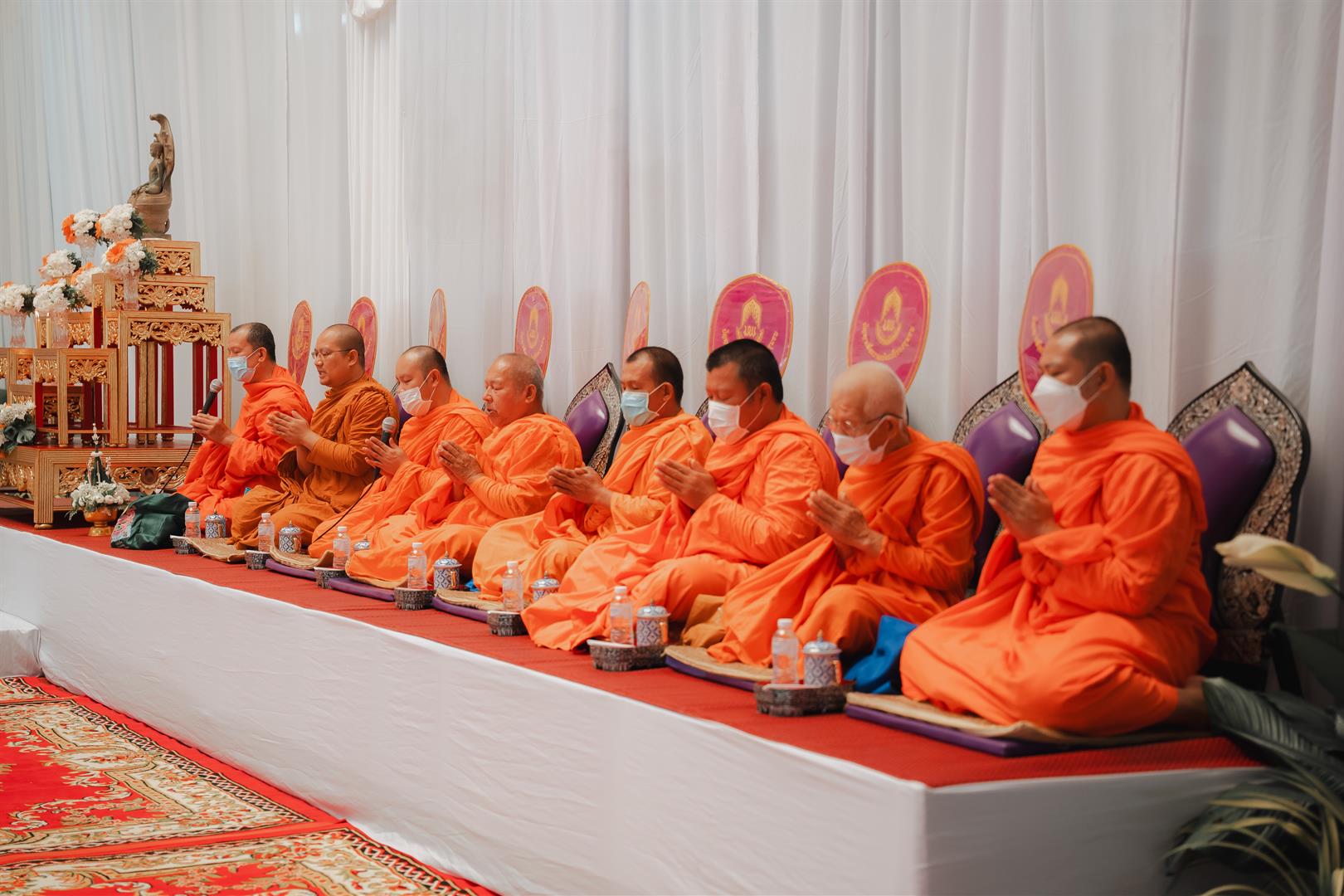 พิธีตักบาตรอุทิศถวายเป็นพระกุศล