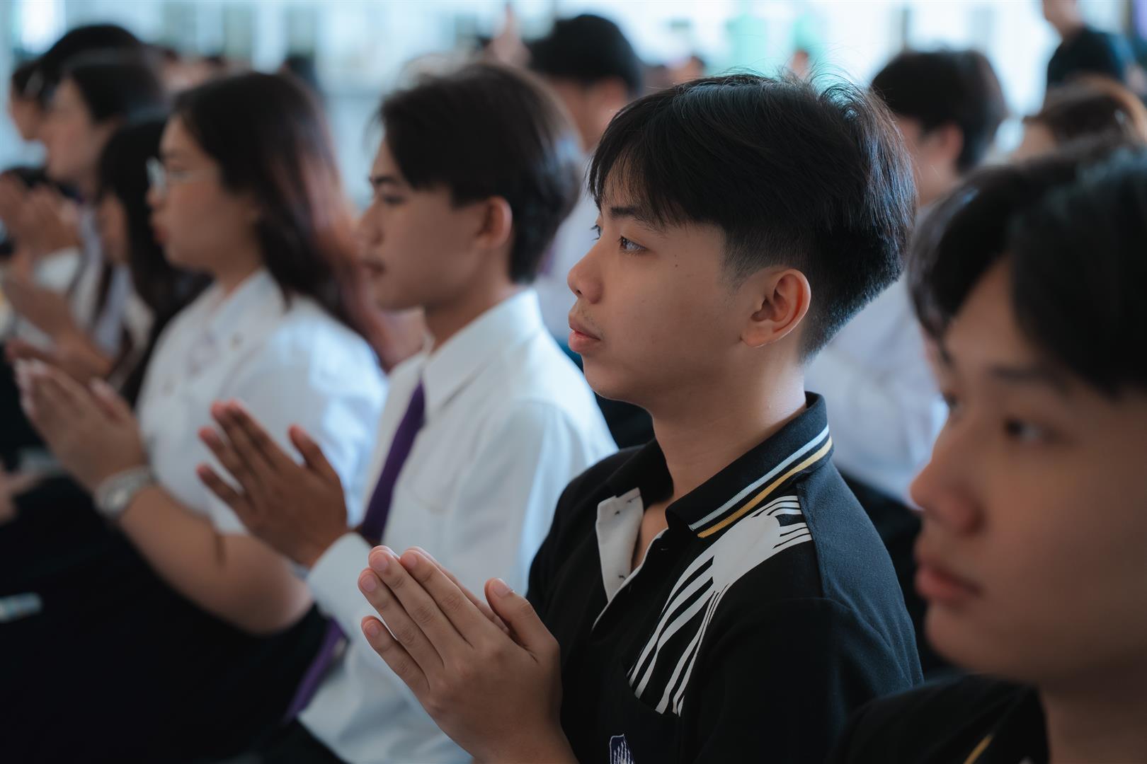 พิธีตักบาตรอุทิศถวายเป็นพระกุศล