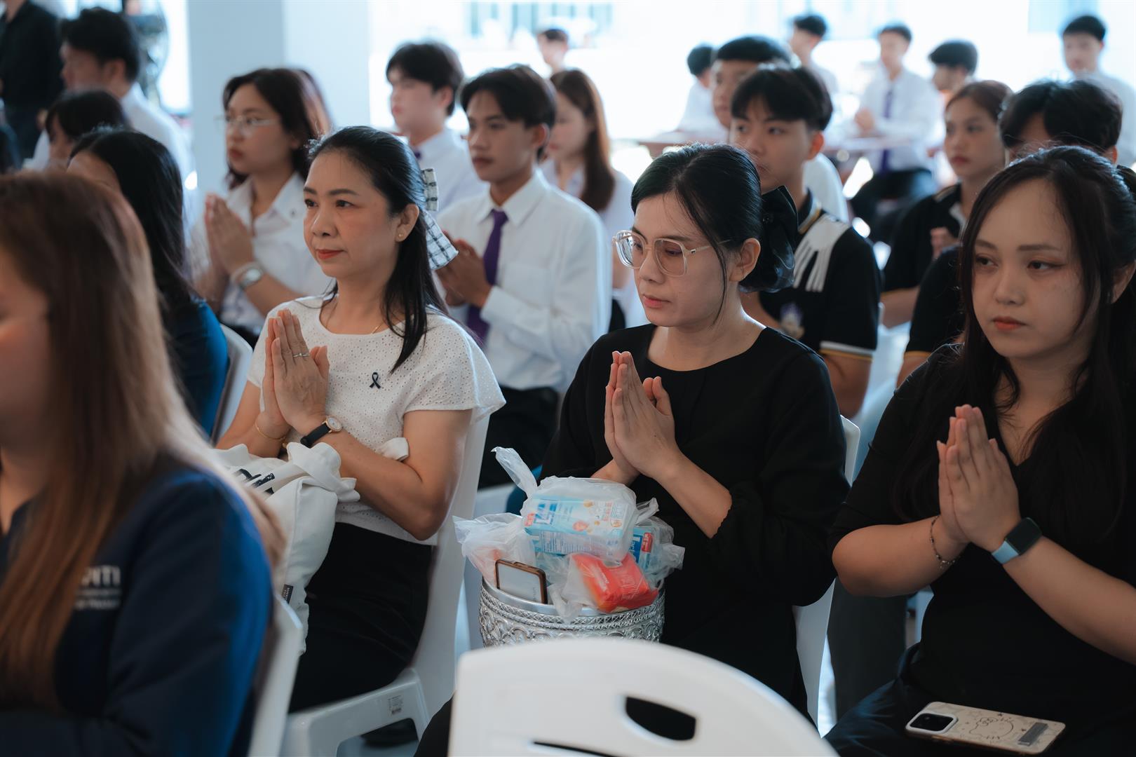 พิธีตักบาตรอุทิศถวายเป็นพระกุศล