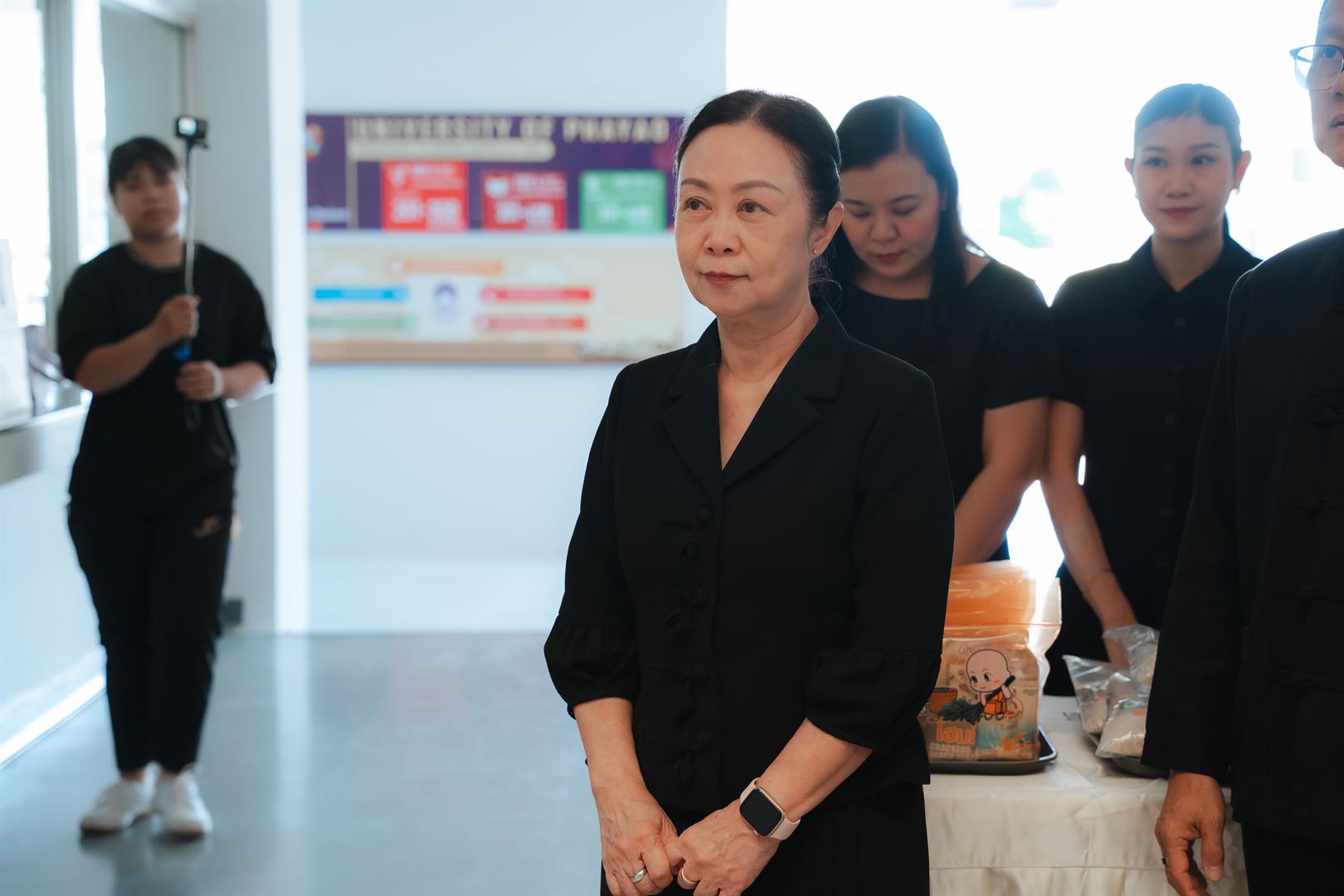 พิธีตักบาตรอุทิศถวายเป็นพระกุศล