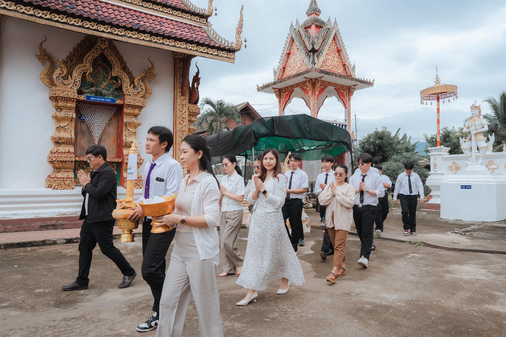 ถวายเทียนพรรษา