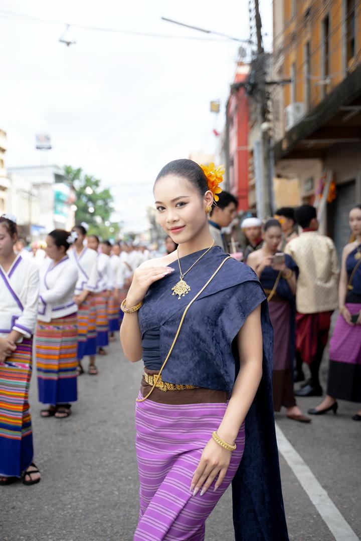 ห่มผ้าพระธาตุจอมทอง