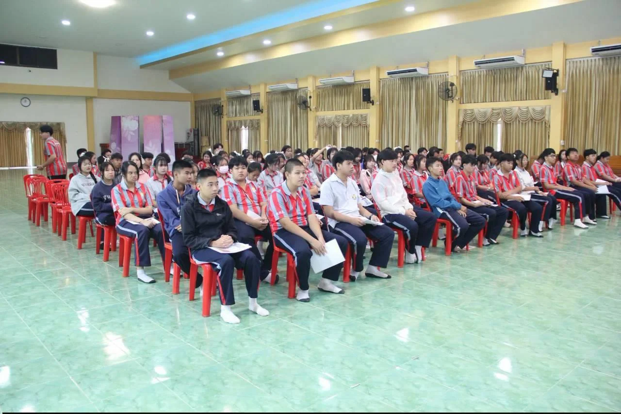 โรงเรียนแม่ใจวิทยาคม